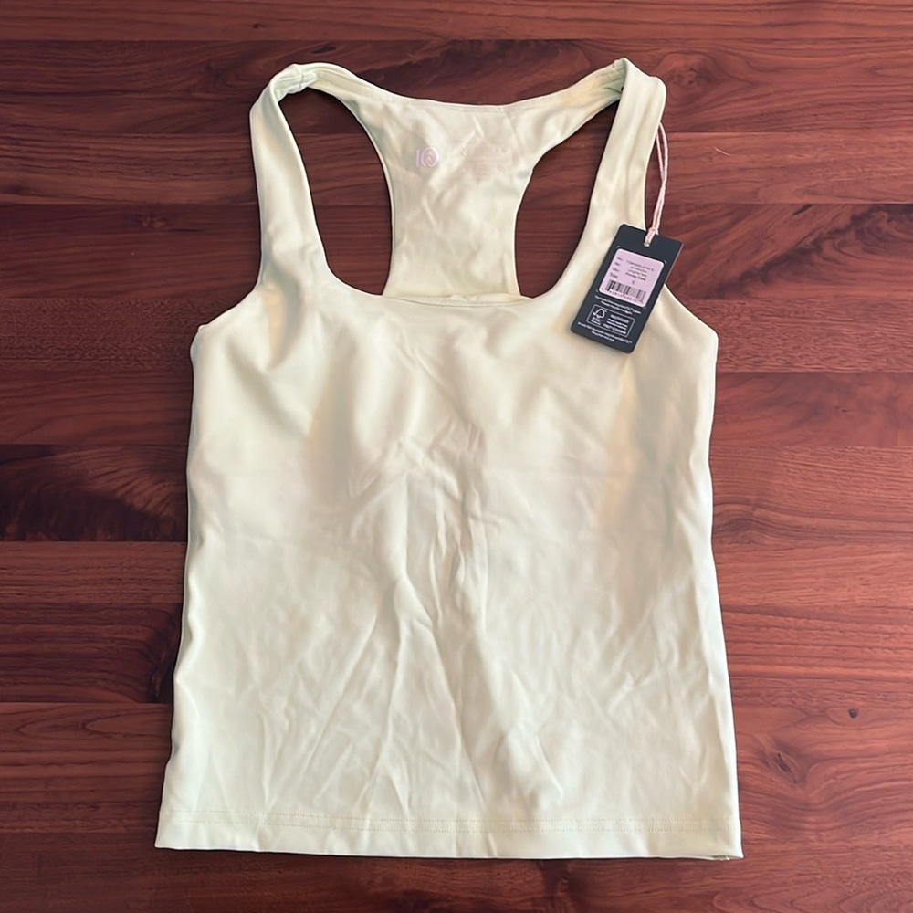 New with tags. Tentree tank top. Size small. Color - honeydew.